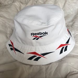 REEBOK BUCKET HAT